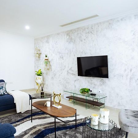 Amazing 2 Bedroom Room Space Available アクラ エクステリア 写真