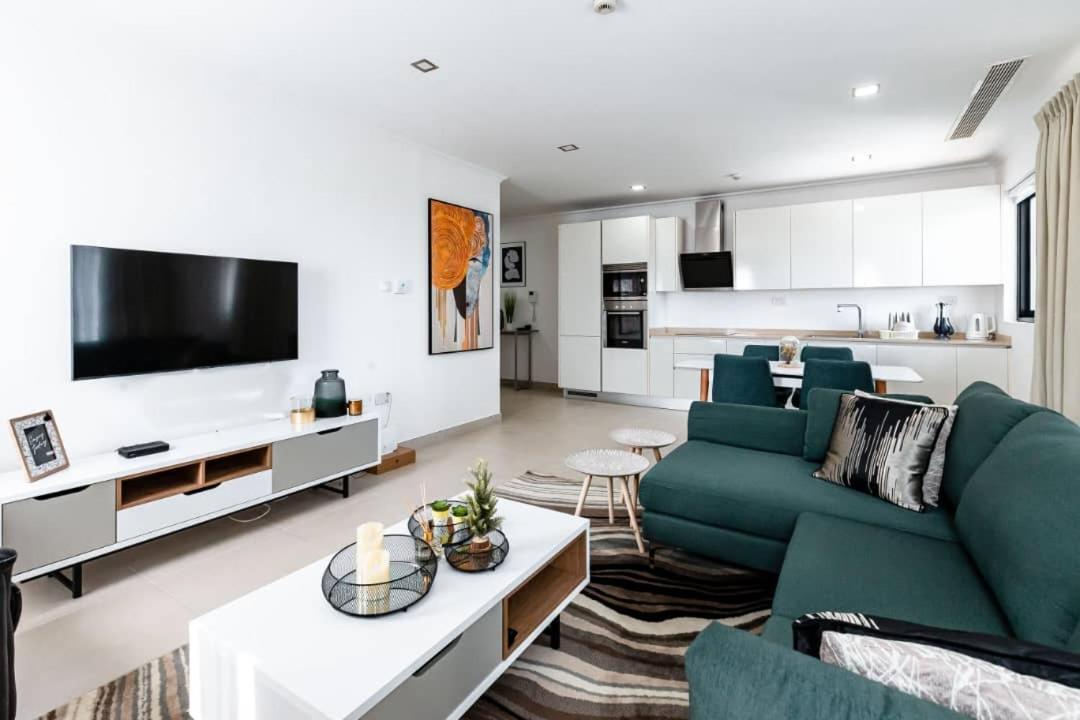 Amazing 2 Bedroom Room Space Available アクラ エクステリア 写真