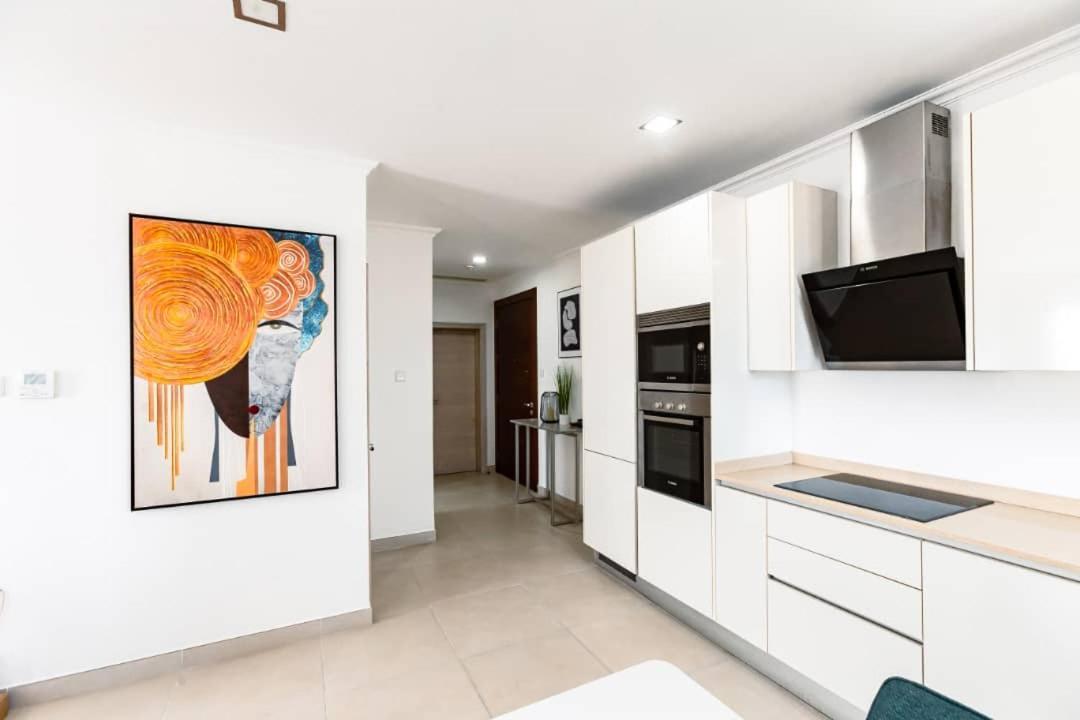 Amazing 2 Bedroom Room Space Available アクラ エクステリア 写真